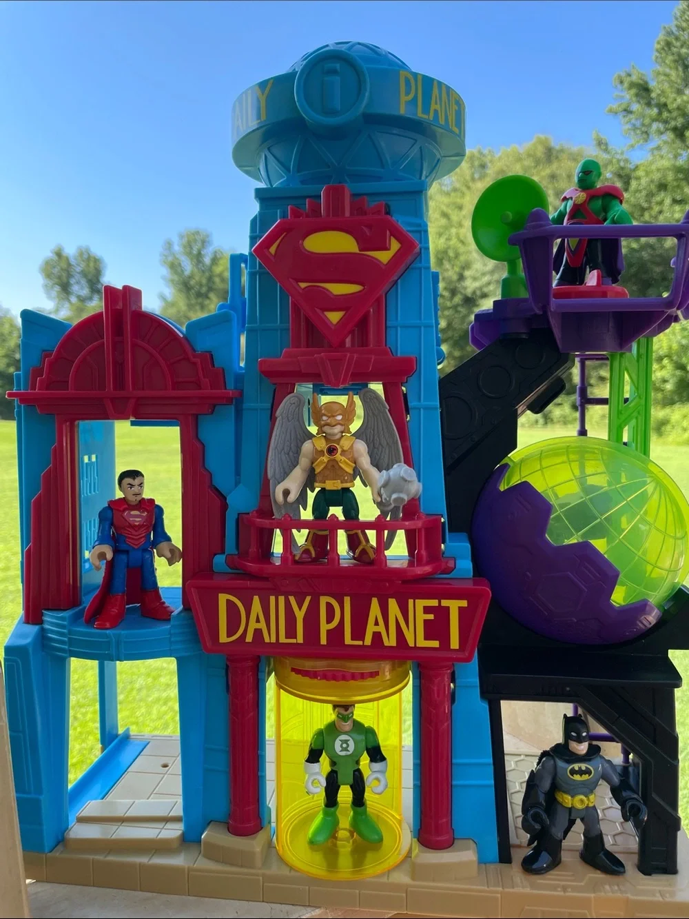 DC Imaginext Justice League Play-set with Multiple Figures